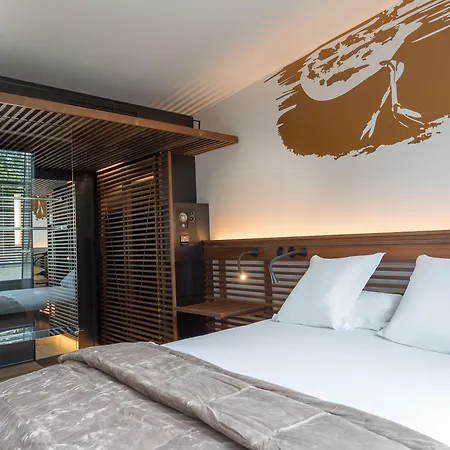 Off Seine 4* Parigi