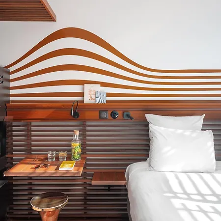 Off Seine Hotel Paris