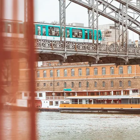 Off Seine